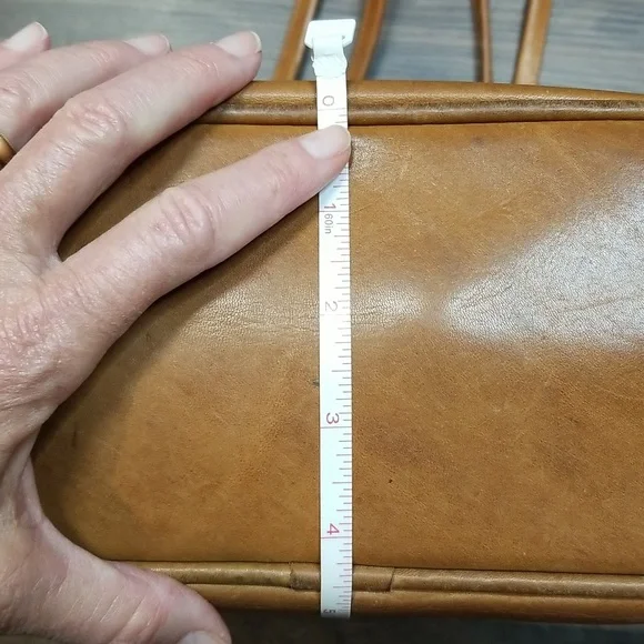 American West leather handbag. Bow front bag. - Picture 12 of 12